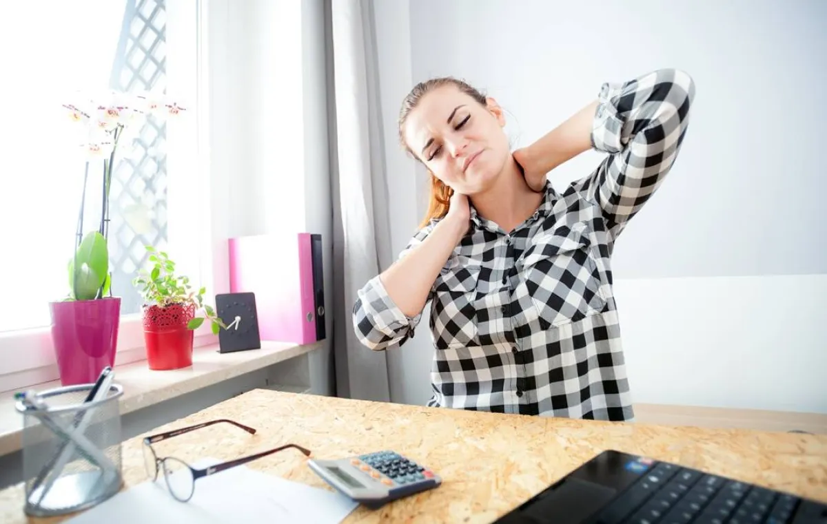 تمرين استرخاء عضلات أعلى الظهر