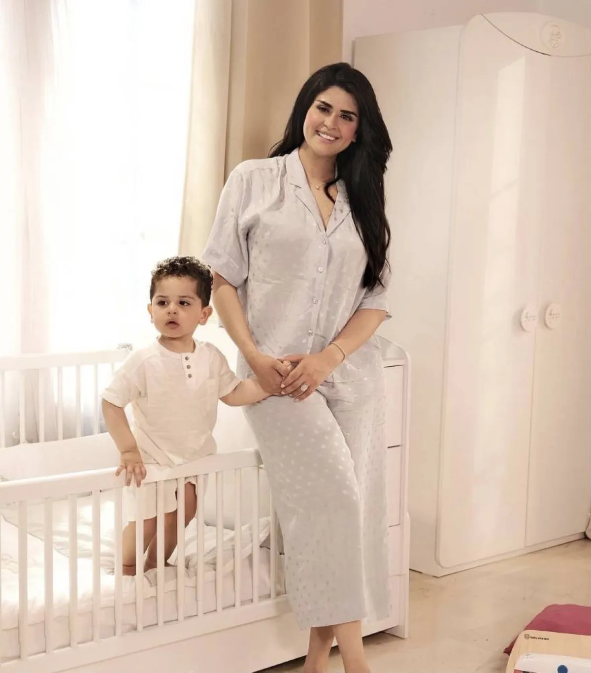 سلمى رشيد وابنها ينيس - الصورة من حسابها على انستغرام