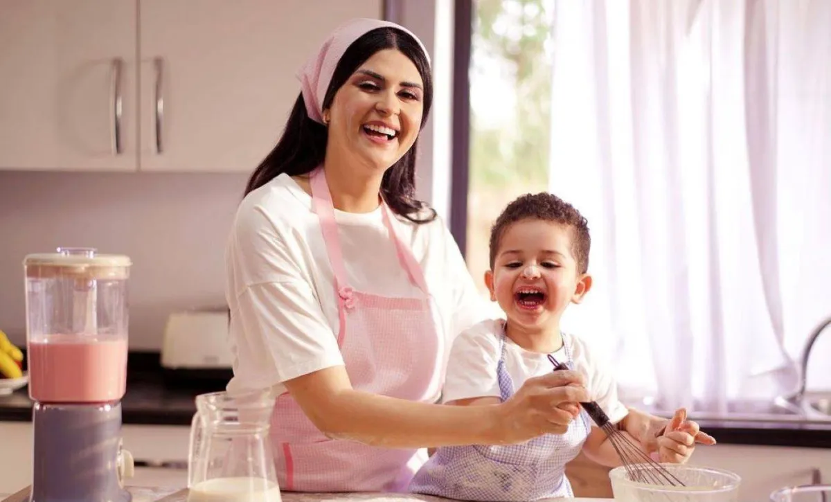 سلمى رشيد وابنها ينيس - الصورة من حسابها على انستغرام