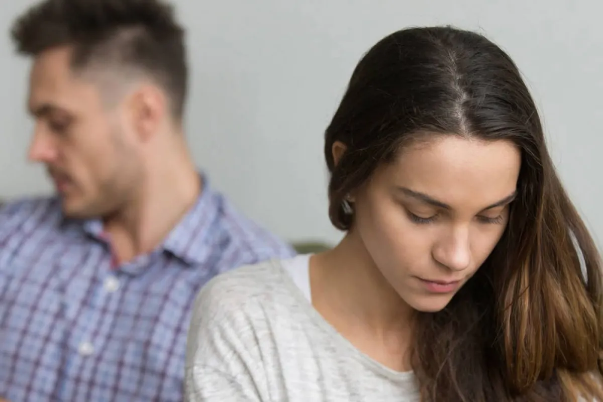 صورة لزوجين مختلفين