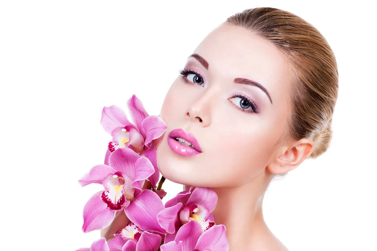 أفضل أحمر شفاه وردي  لمظهر أنثوي جذاب