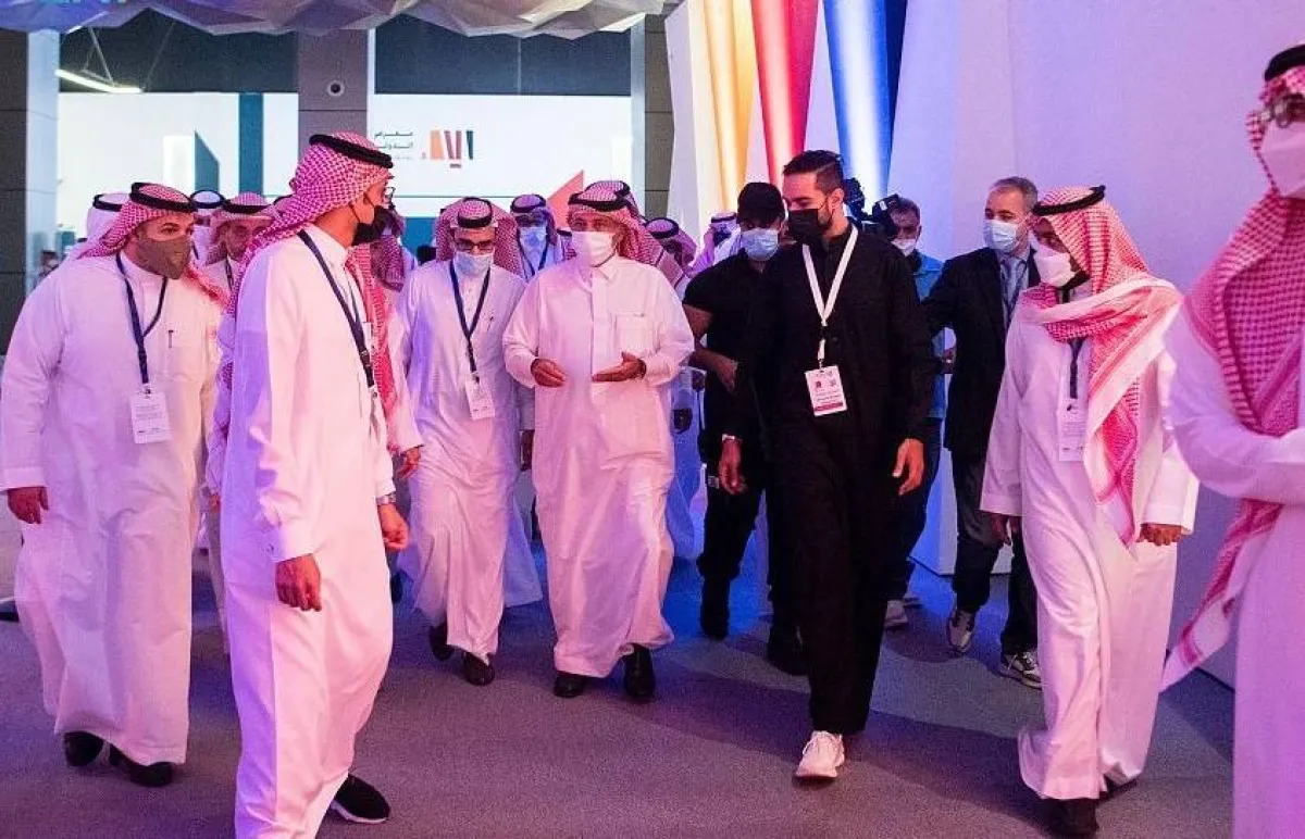 وزير الإعلام السعودي المكلّف يزور معرض الرياض الدولي للكتاب . المصدر (واس)