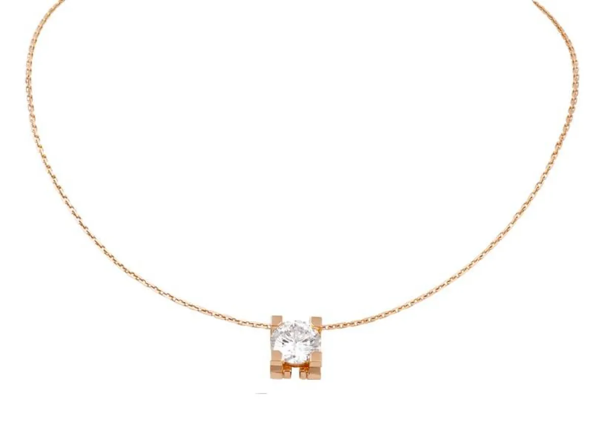 قلادة C de Cartier من كارتييه Cartier