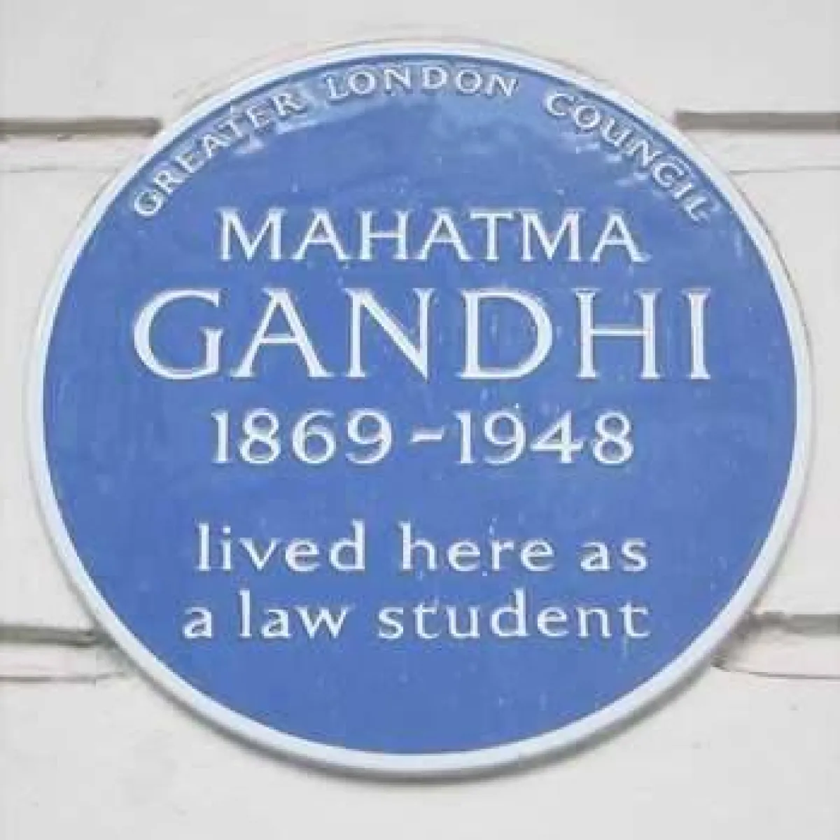 اللوحة الزرقاء لغاندي- الصورة من موقع English Heritage