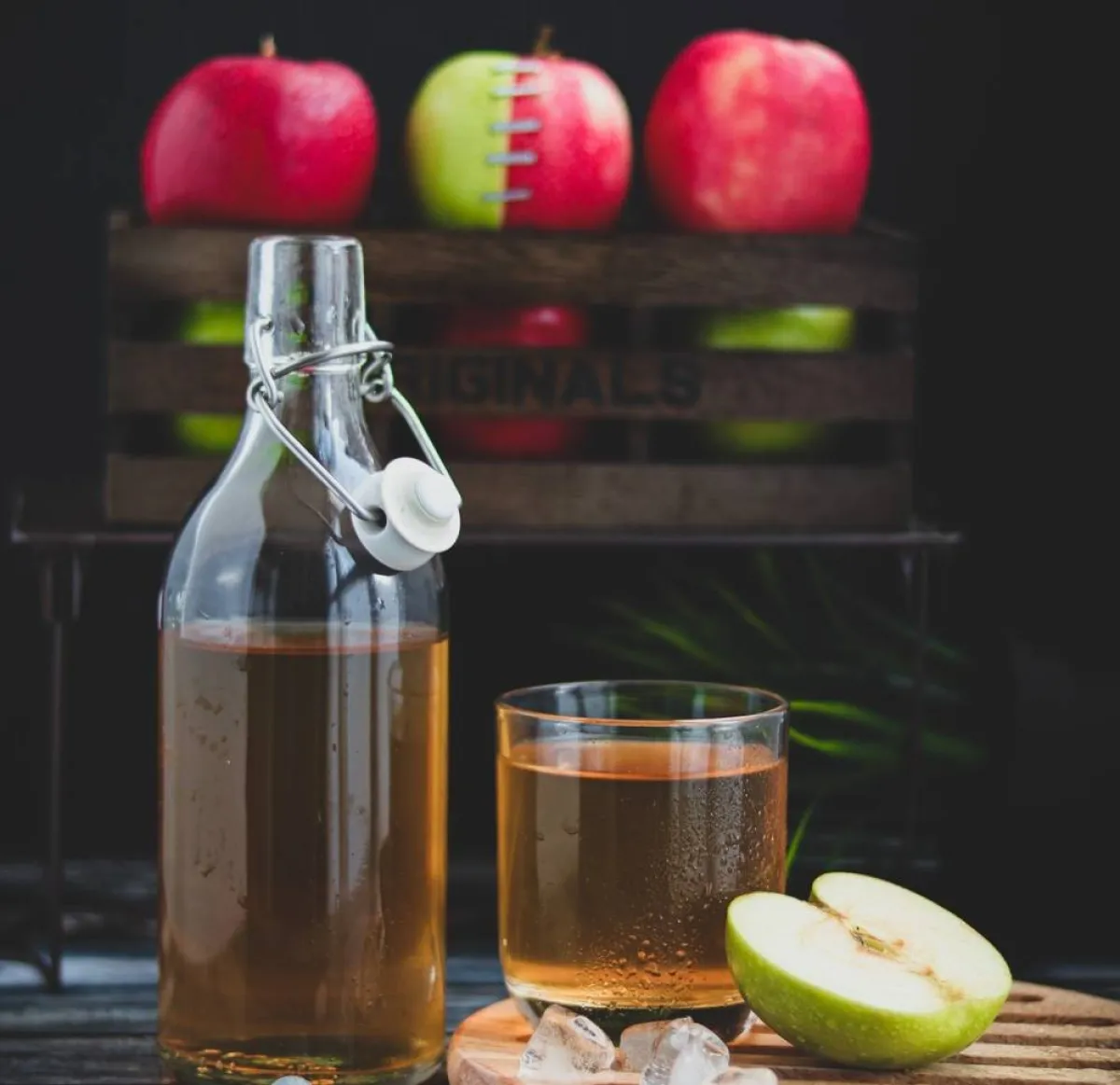 صورة لزجاجة من الخل