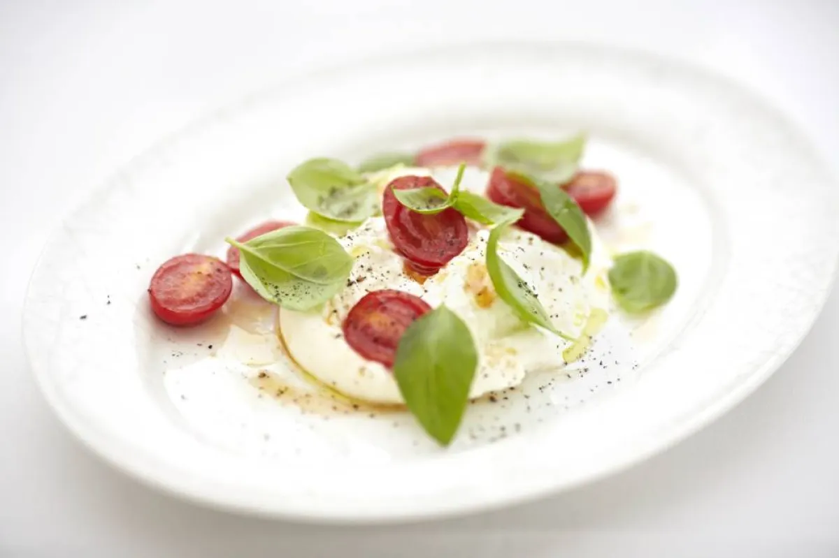 طبق تقديم للطعام