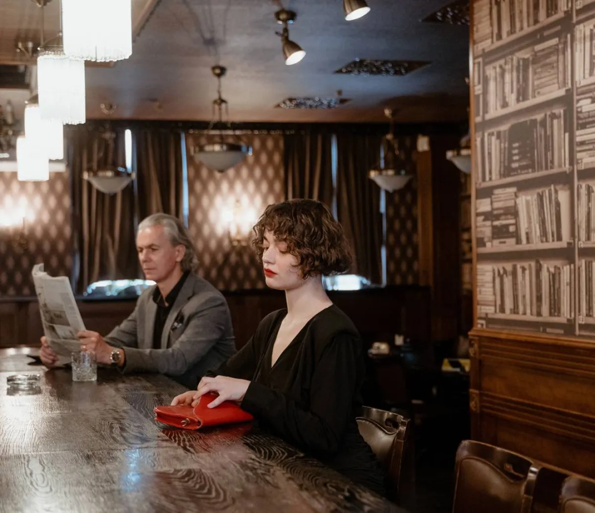 شعور الرجل بالملل من زوجته بعد أن كان يهتم بها