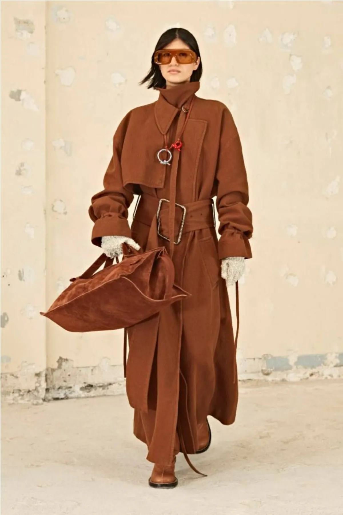 اللون البني وأجواء الشتاء الباردة