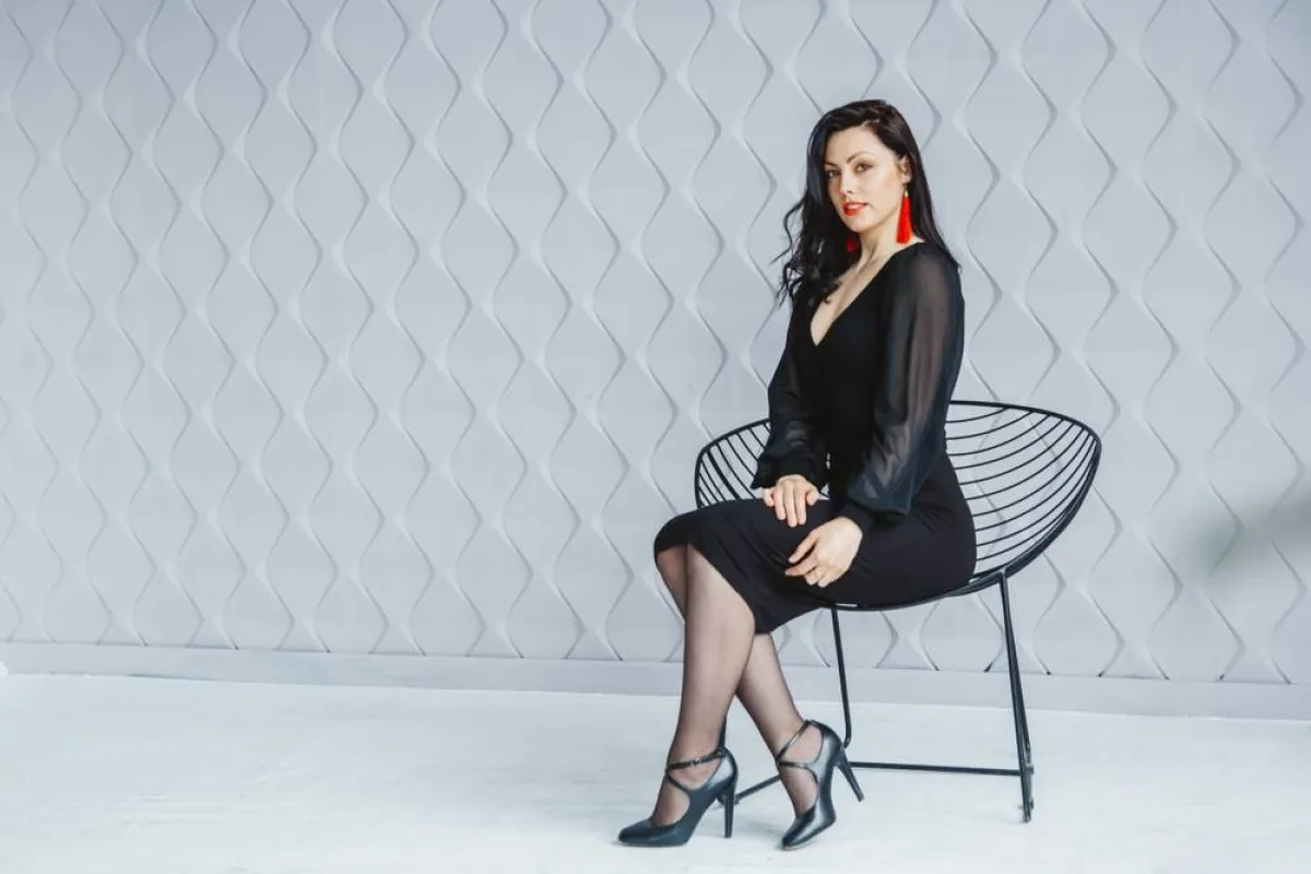 إتيكيت الجلوس على طريقة الأميرات   