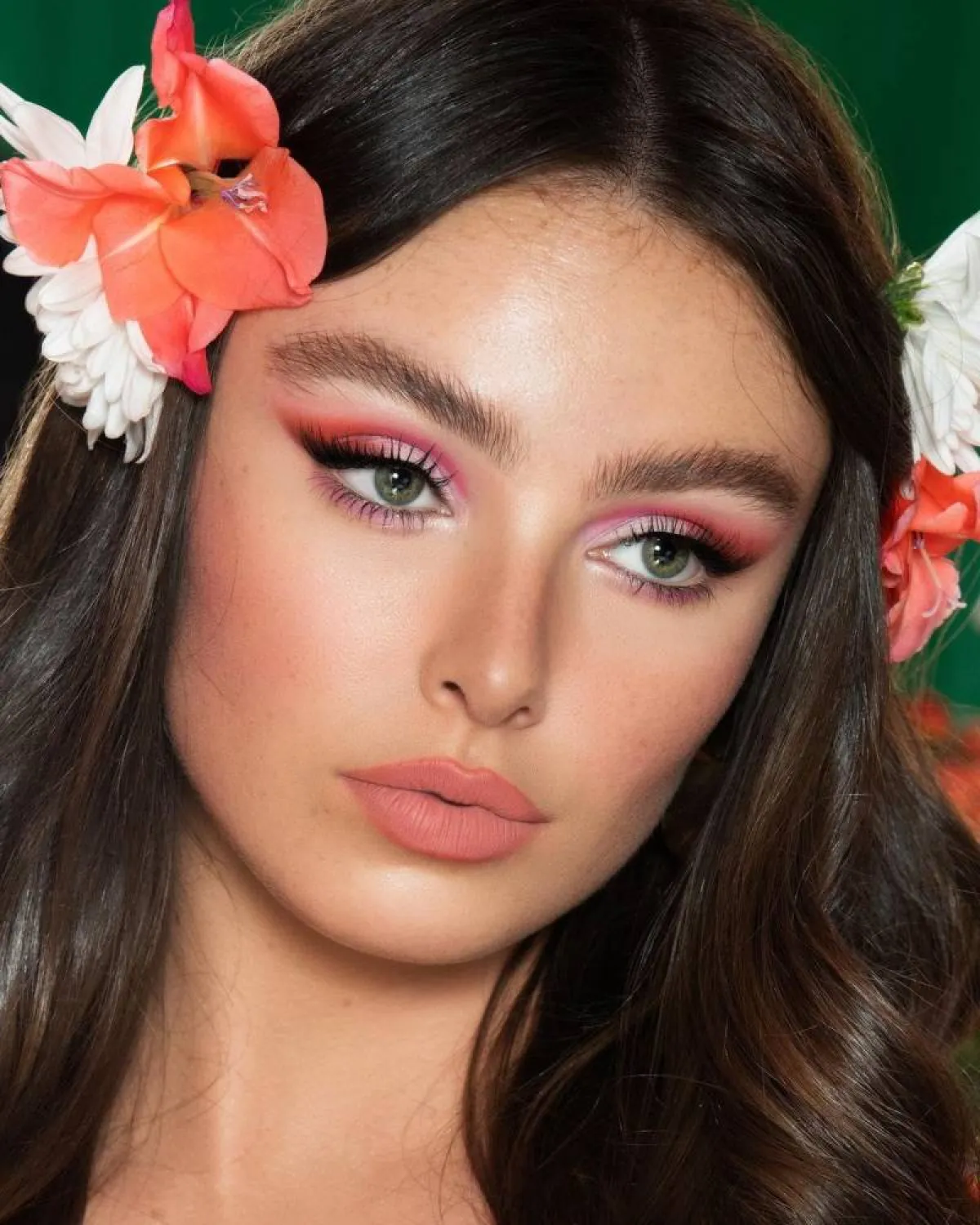 مكياج عيون وردي لأكتوبر الوردي