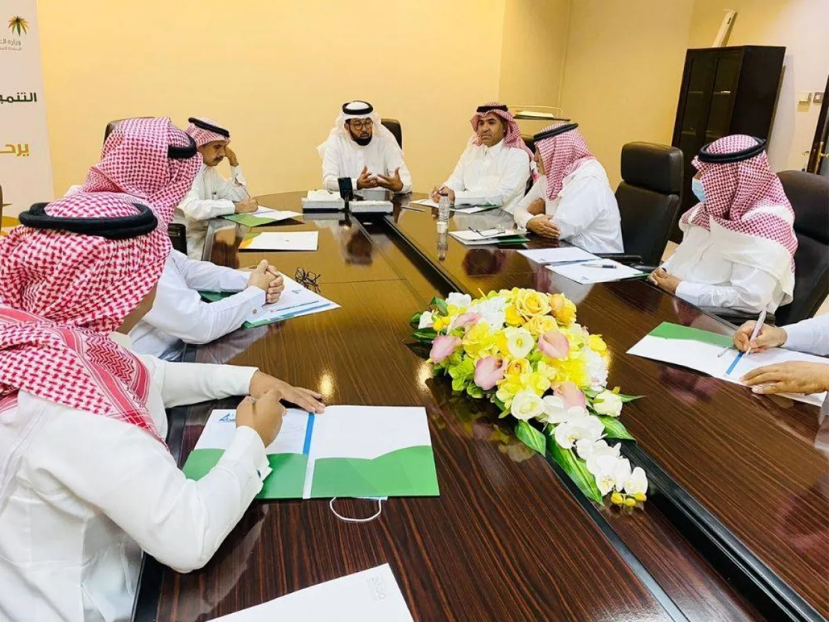                                                جانب من اجتماع  المسؤولين ورؤساء الجمعيات التعاونية