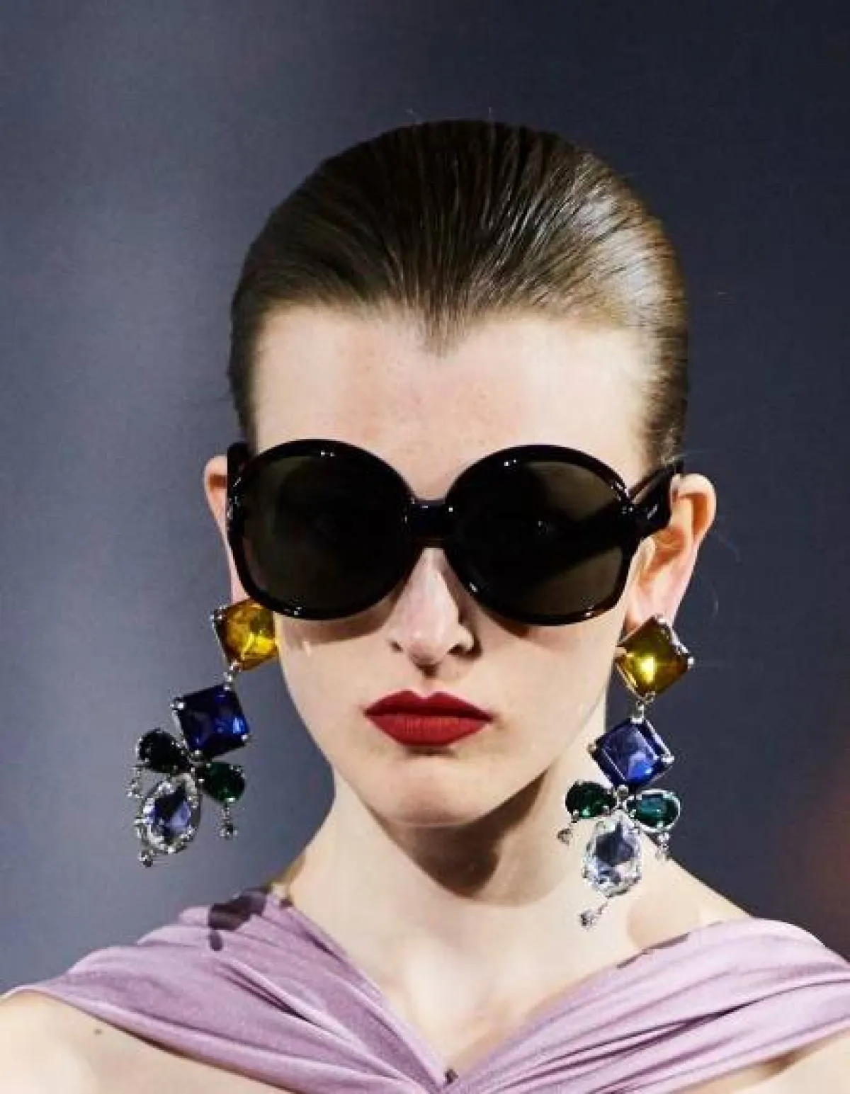 موضة الروج الأحمر