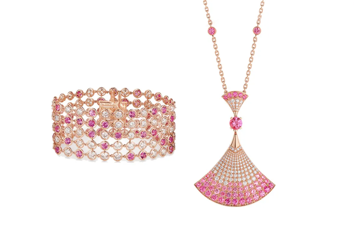 مجوهرات وردية فاخرة لشهر أكتوبر