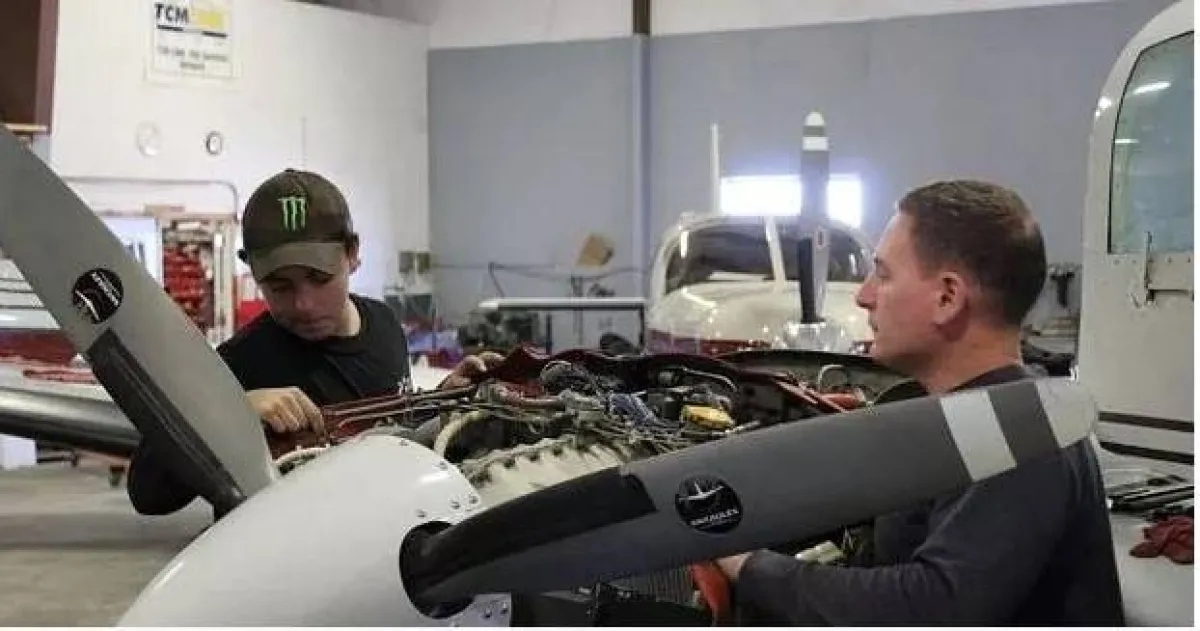 طلبة فى مدرسة العالم الواقعي