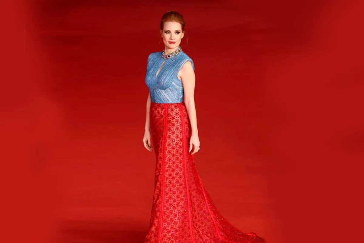 جيسيكا تشاستن ترتدي من غوتشي