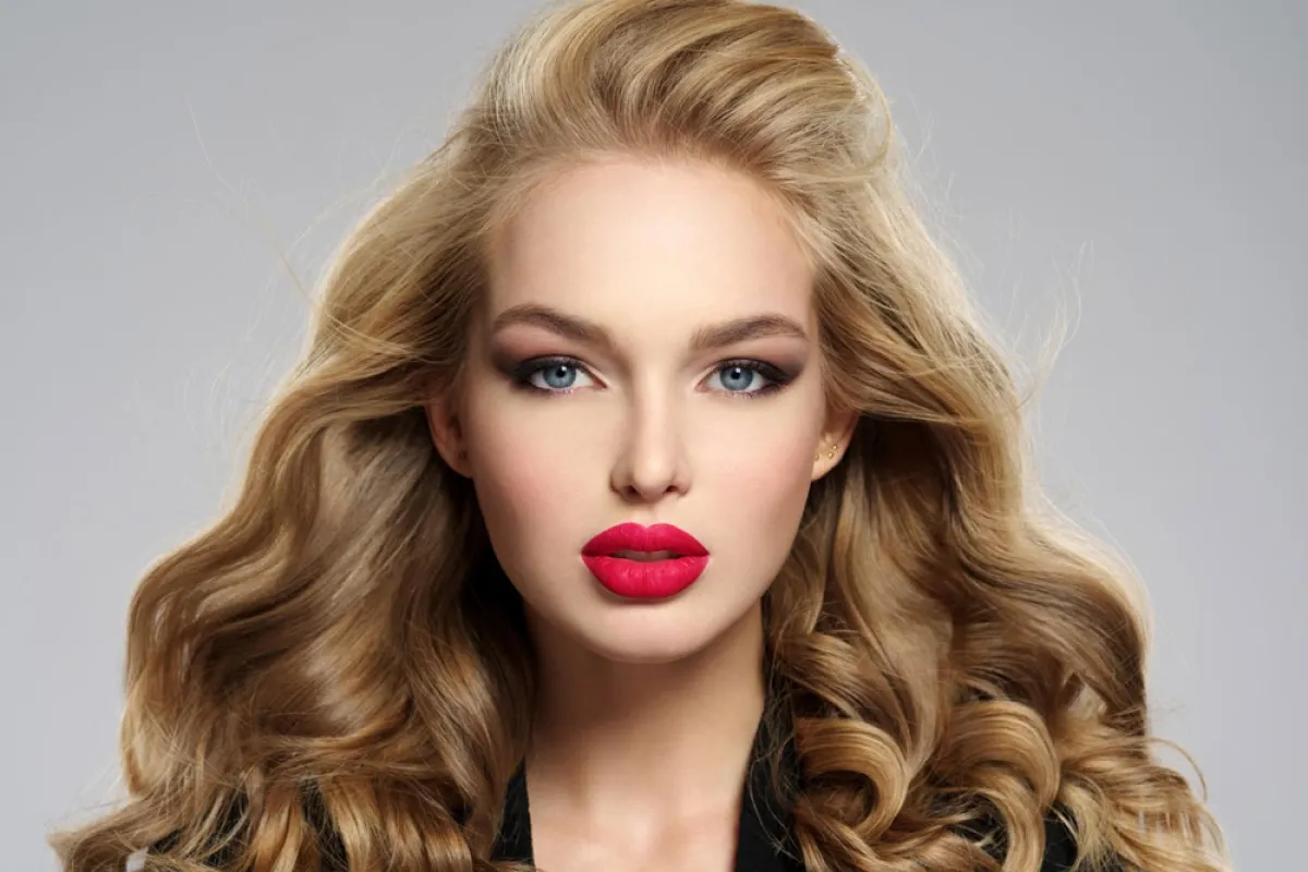 اتجاهات مكياج ربيع 2022