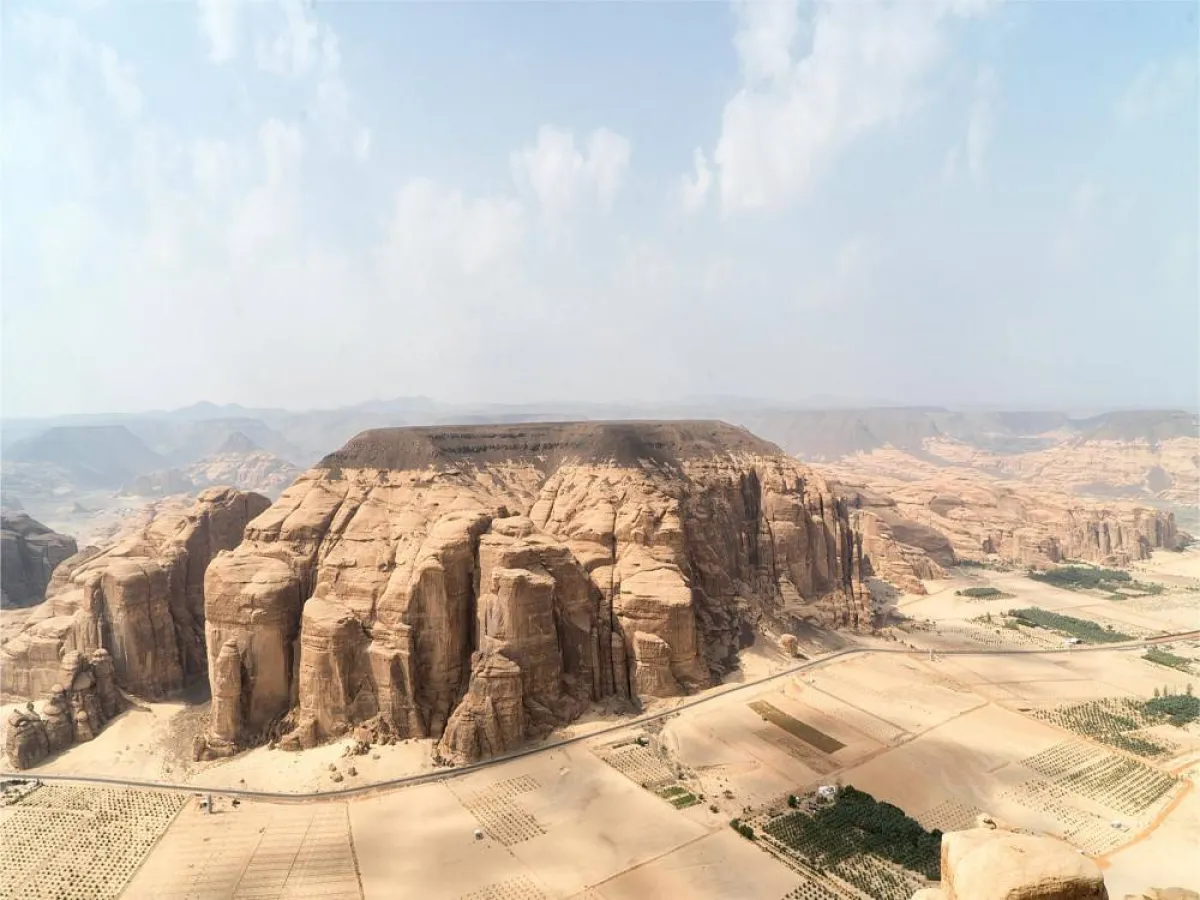 الجبال الصخرية في العلا  _ الصورة من حساب الهيئة الملكية لمحافظة العلا 