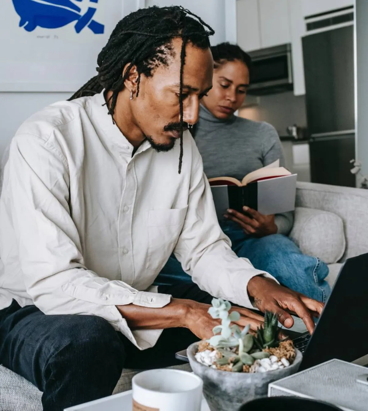 أسرار التعامل مع الزوج المشغول دائما