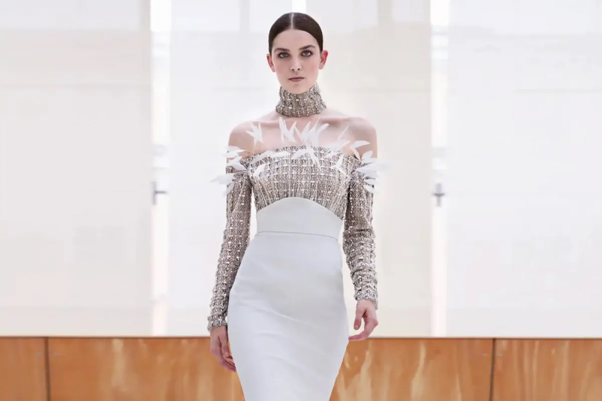 فستان خطوبة باللون الأبيض من أنطونيو غريمالدي Antonio Grimaldi