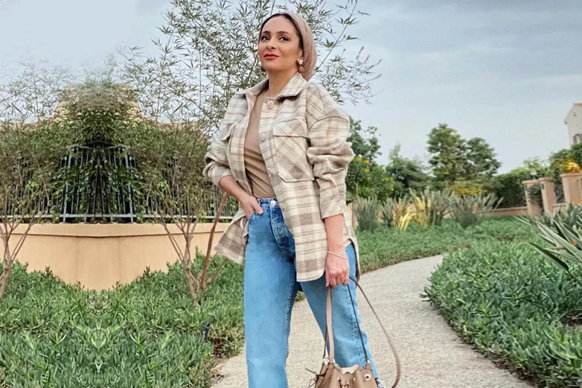 ندى كامل بتنسيق قميص الكاروهات