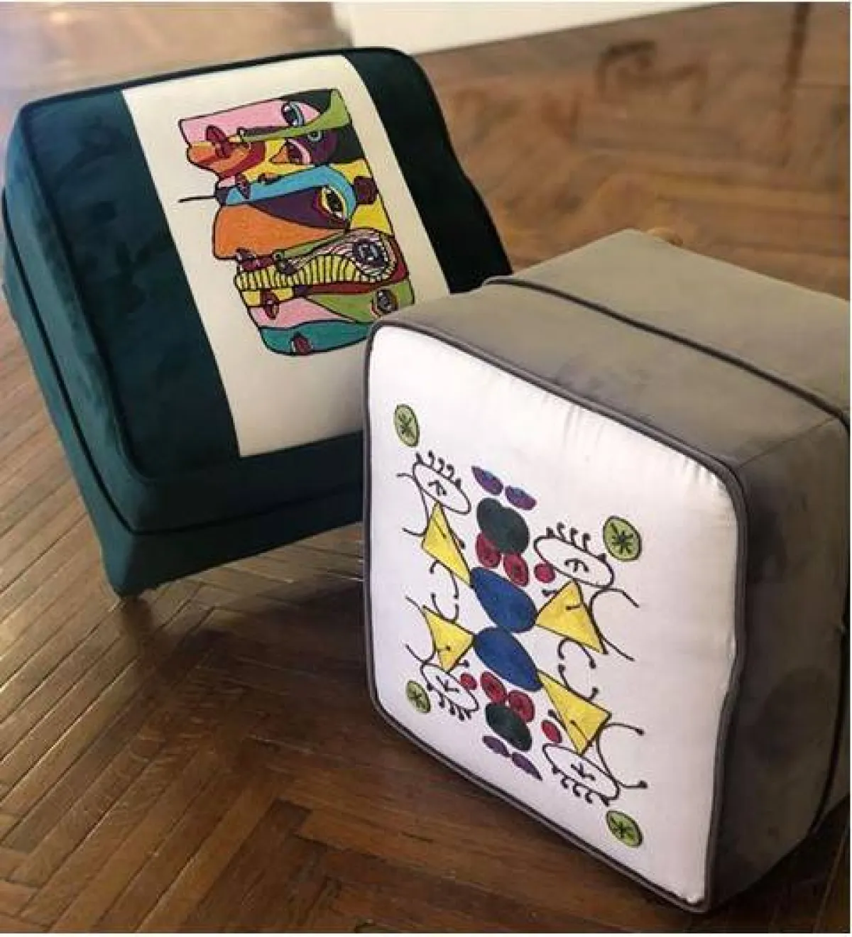 بانكيتان منقوشان بنقوش طفولية