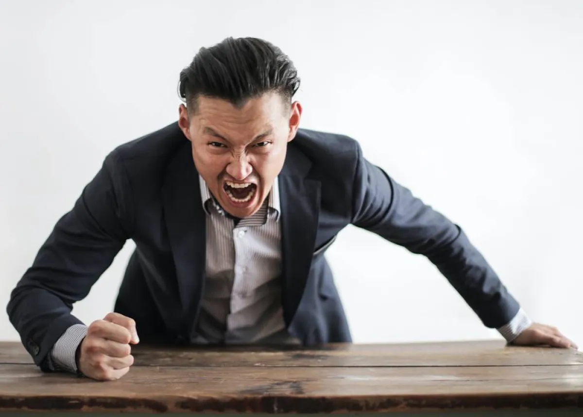 كيفية التعامل مع الزوج العصبي سليط اللسان