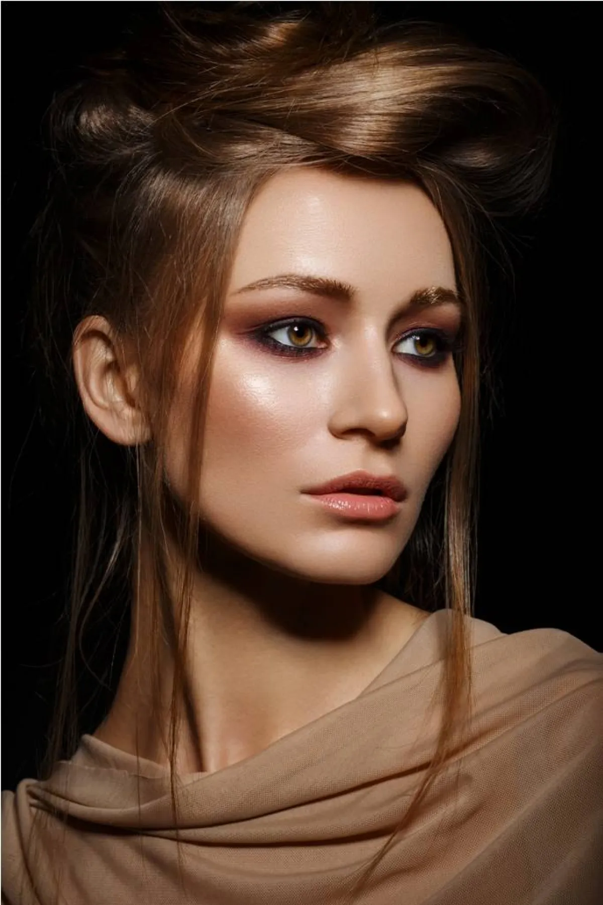 خطوات تطبيق المكياج 