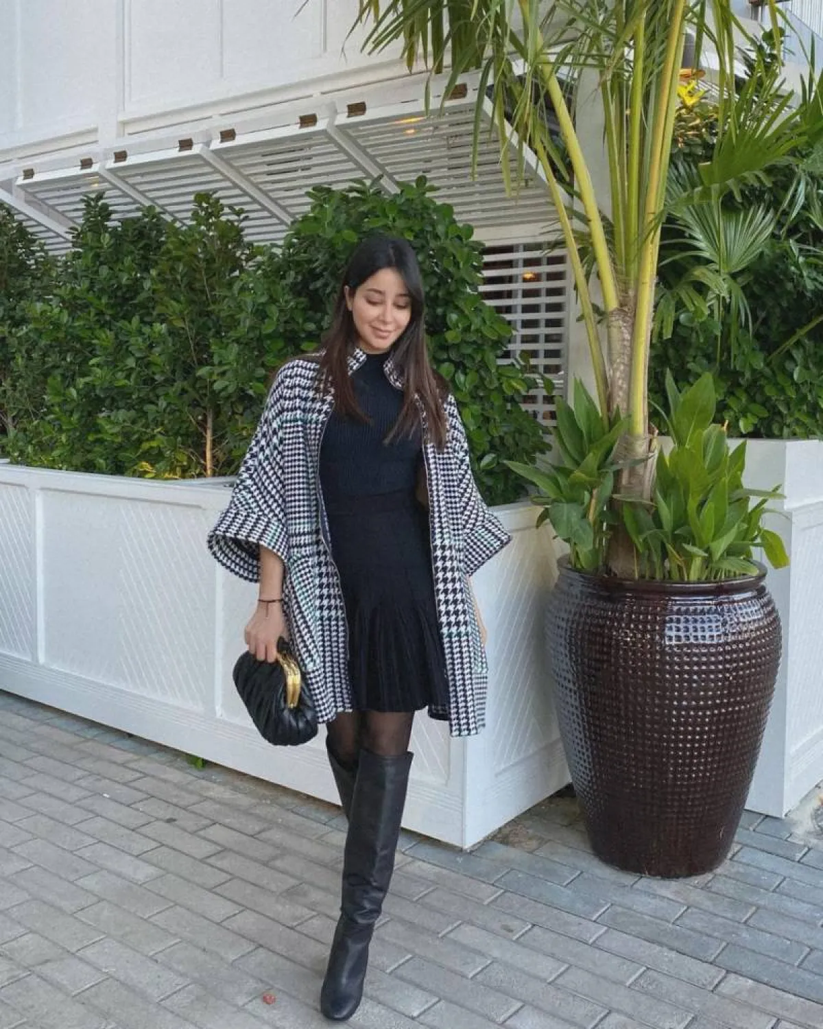 أسيل عمران بسترة خريفية راقية 