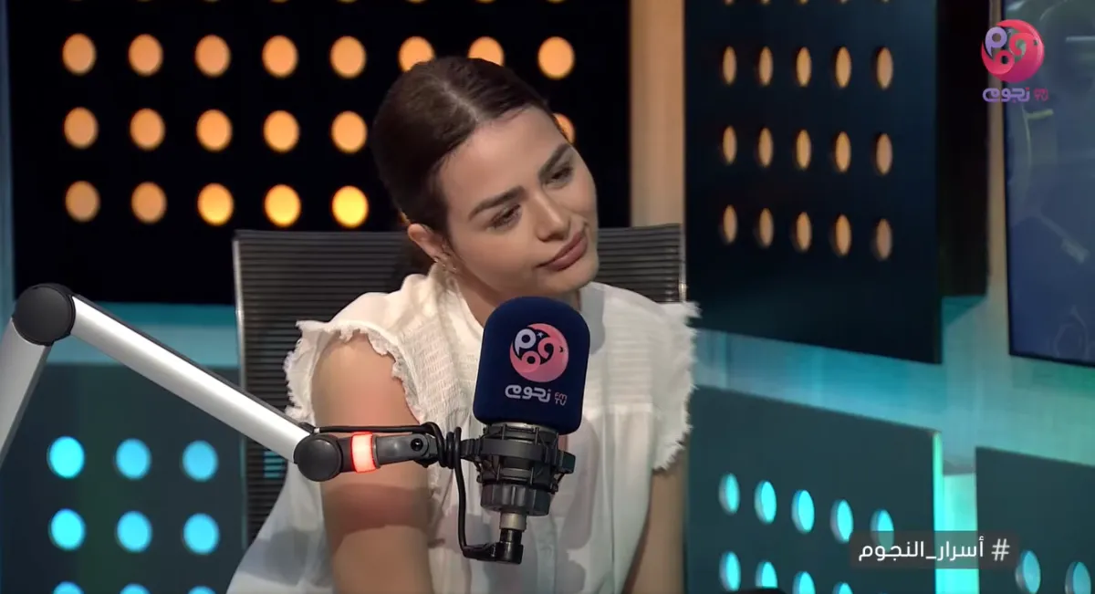 هنادي مهنى خلال استضافتها في برنامج أخبار النجوم - الصورة من صفحة البرنامج على فيسبوك