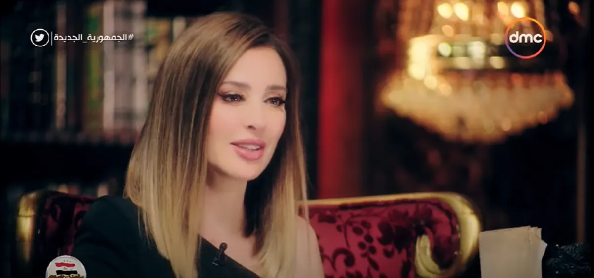 الإعلامية وفاء الكيلاني خلال الحلقة - الصورة من حساب dmc على يوتيوب