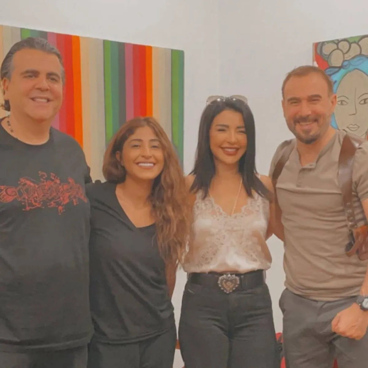 باسم مغنية وماغي بو غصن وشجون الهاجري والمنتج جمال سنان في كواليس تصوير مسلسل "هروب" - الصورة من حساب شجون على انستغرام