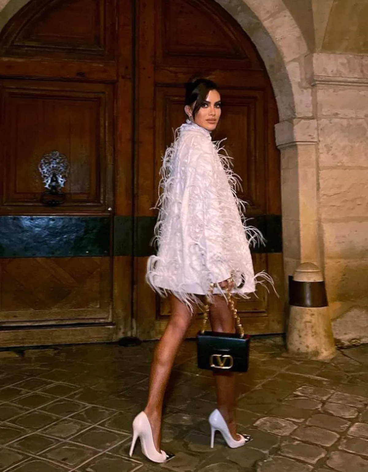 كاميلا كويلو في عرض فالنتينو 