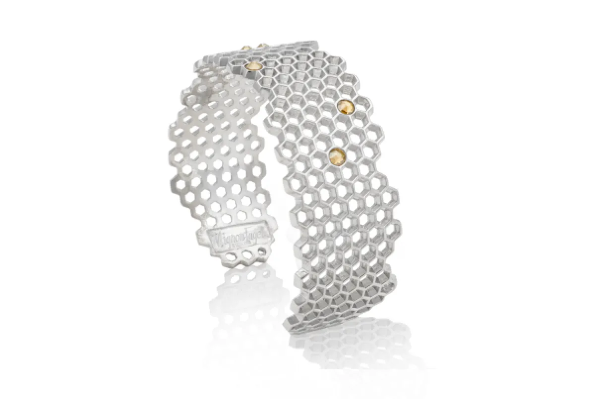 سوار ذهب خلية نحل من ماركة Mignon Faget