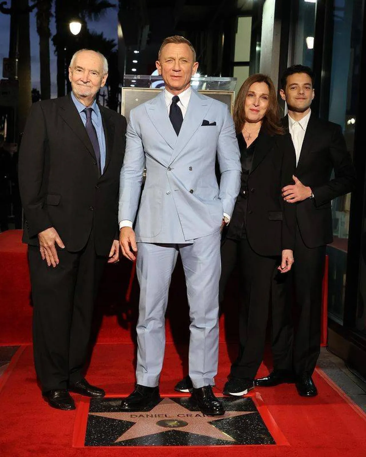 دانيال كريغ ونجمة ممشى المشاهير- الصورة من حساب جيمس بوند على إنستغرام