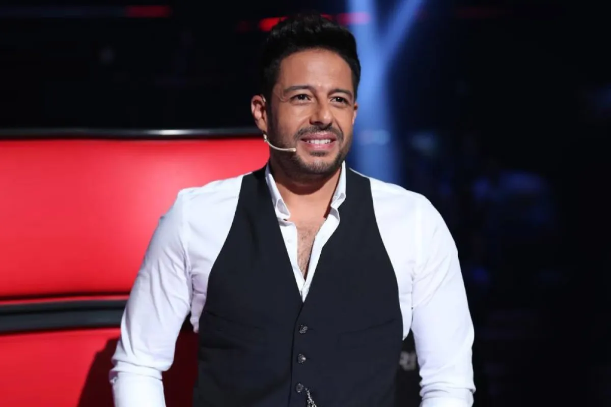 محمد حماقي بإطلالة رسمية أنيقة