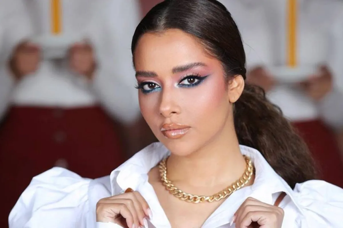 مكياج عيون أزرق براق من بلقيس فتحي