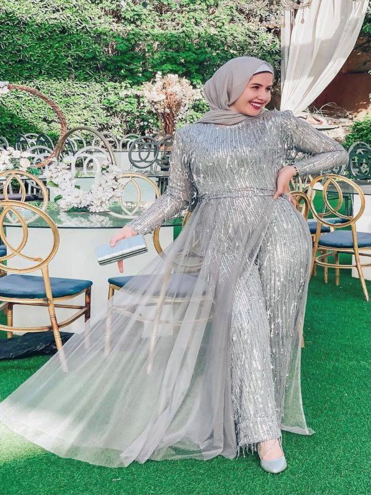 فساتين سواريه رمادية للمحجبات