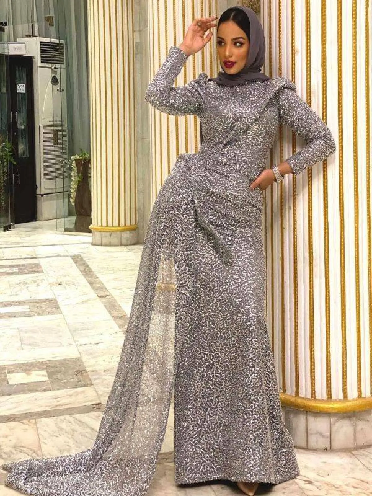 فساتين سواريه رمادية للمحجبات
