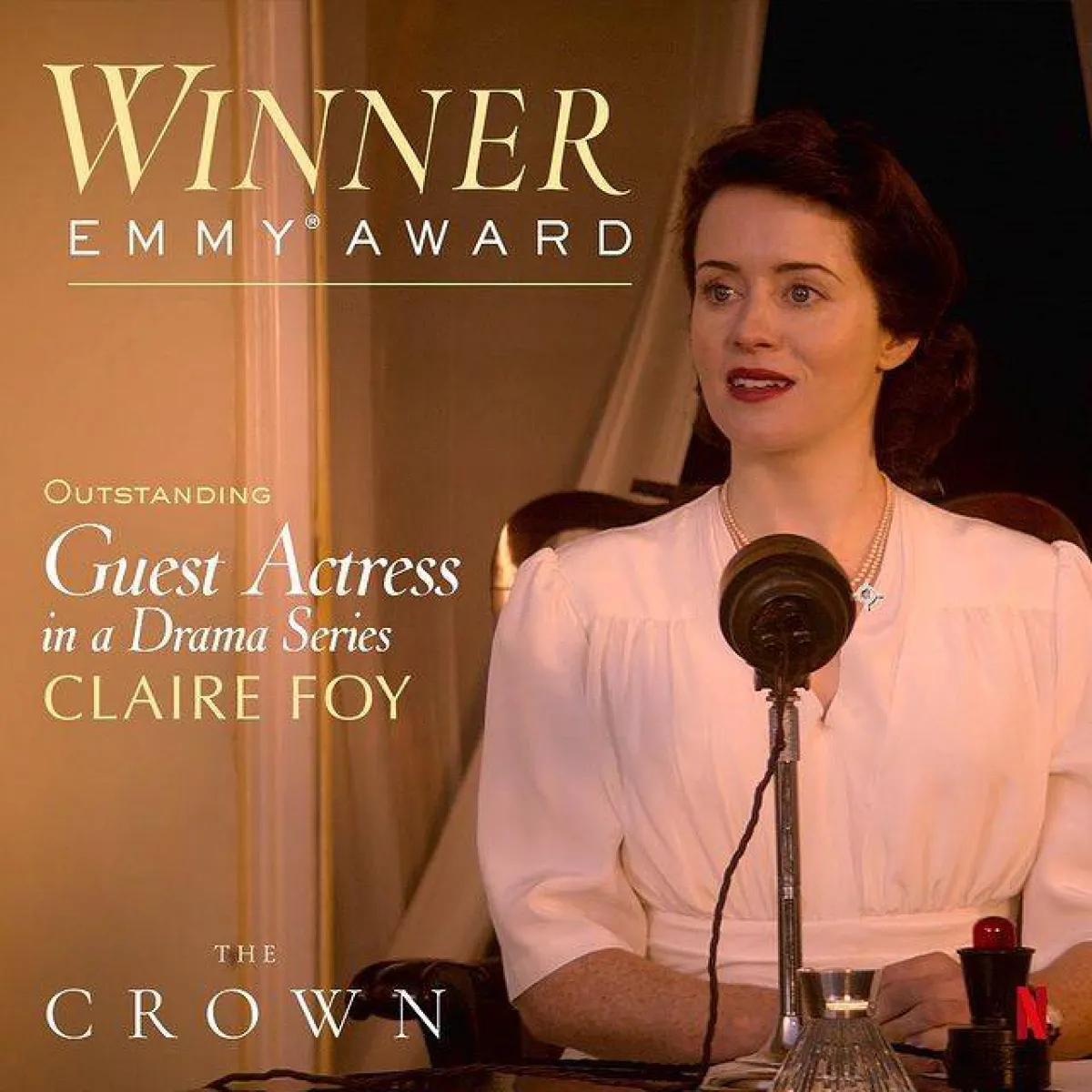 كلير فوي في مسلسل The crown- الصورة من حساب المسلسل على إنستغرام