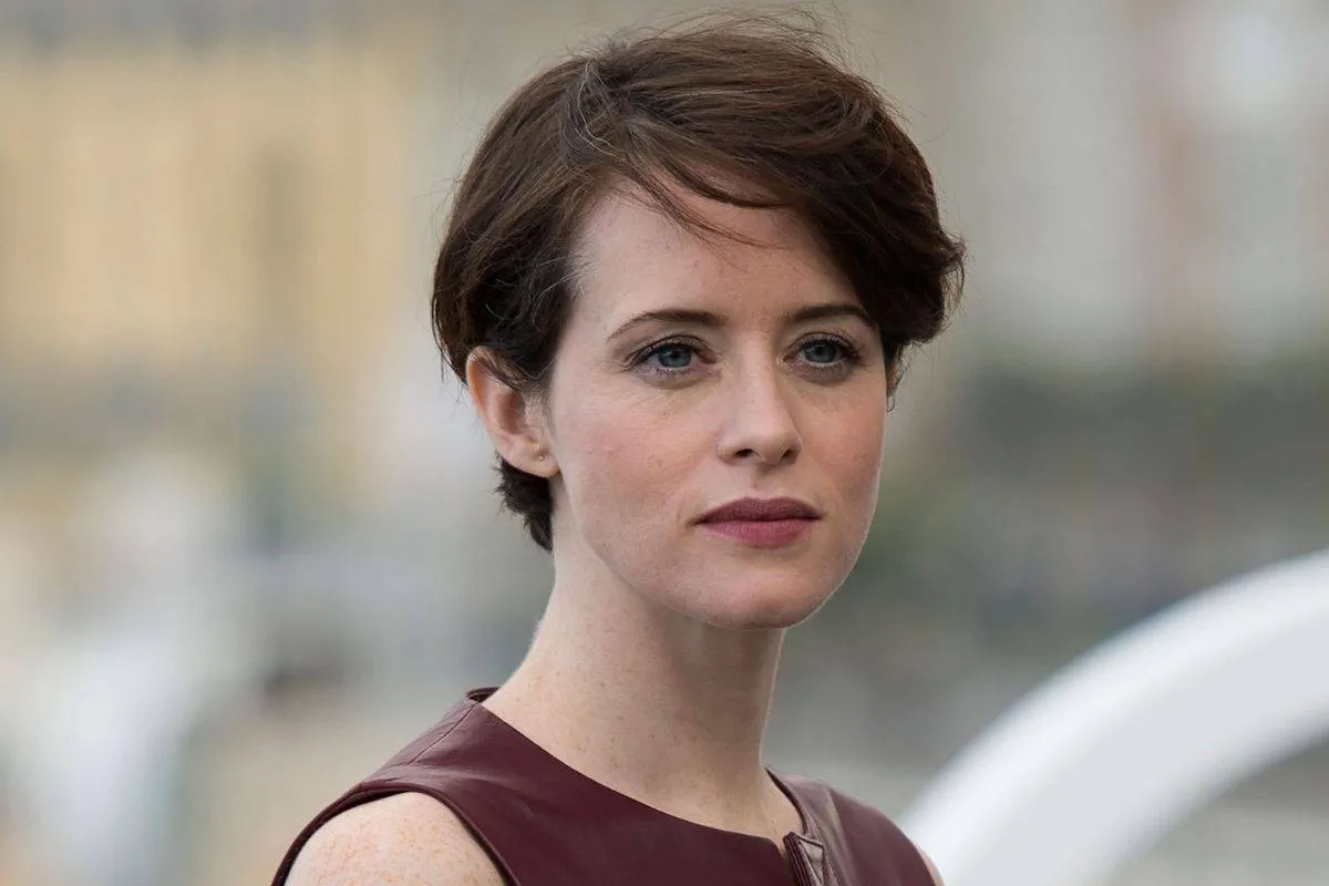 كلير فوي- الصورة من موقع Vogue