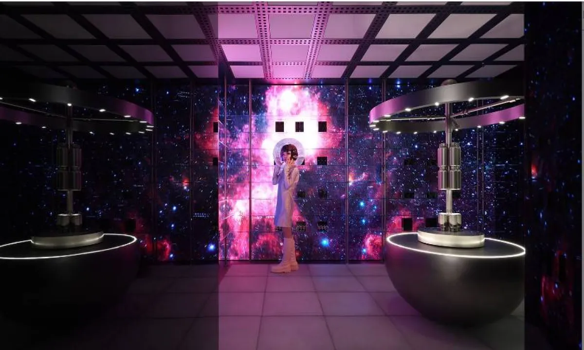 تكنولوجيا الفضاء في متجر أدوات تجميل