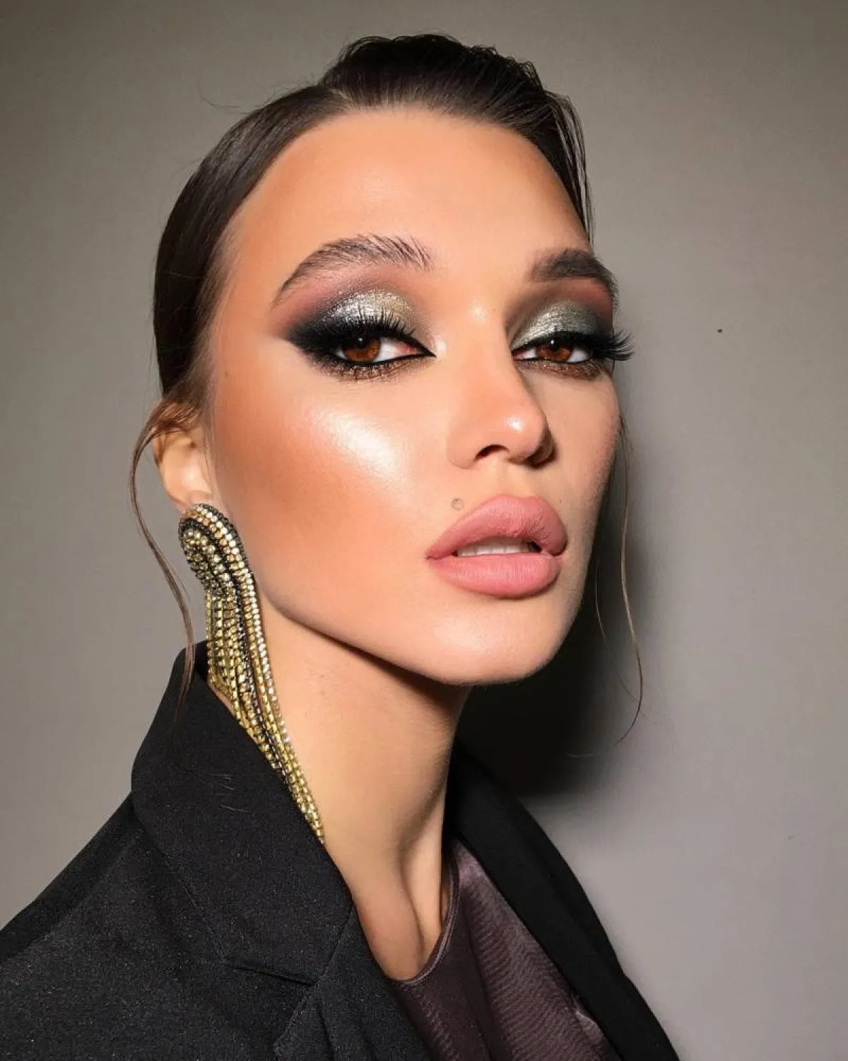 رسمات مكياج معدني سموكي