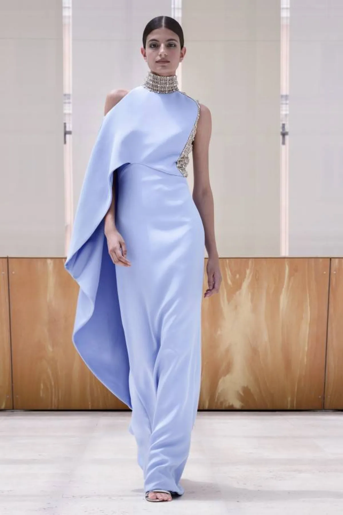 أزياء بألوان منعشة