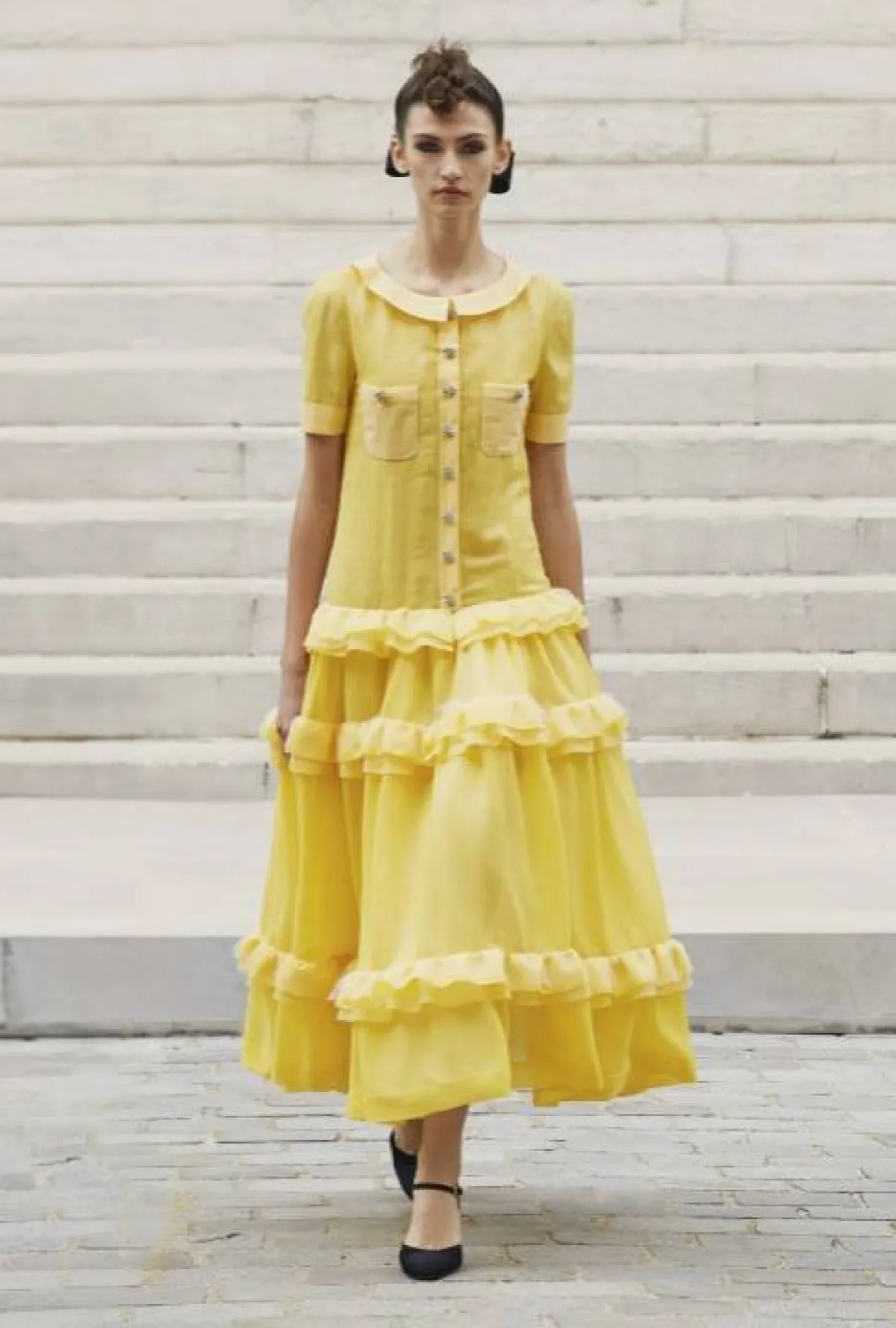 أزياء بألوان منعشة