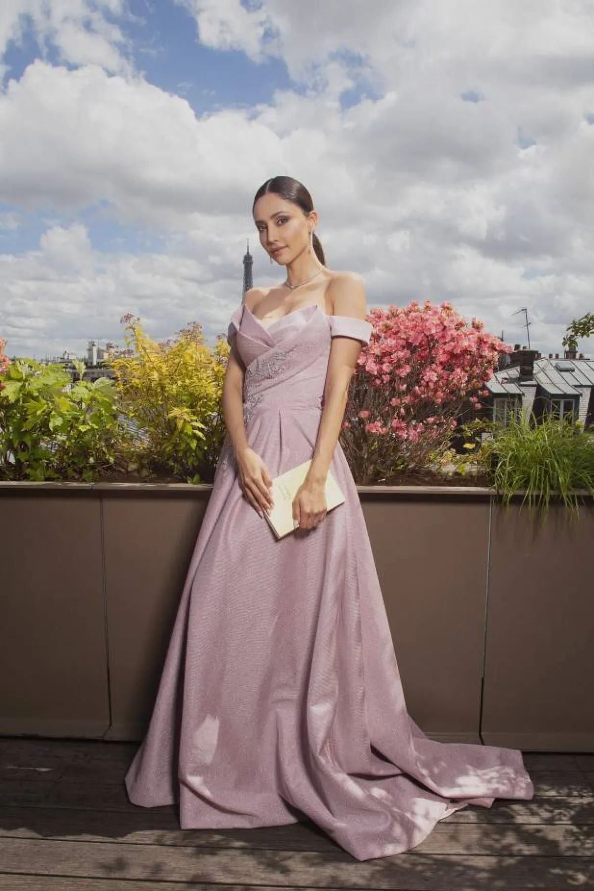 أزياء بألوان منعشة