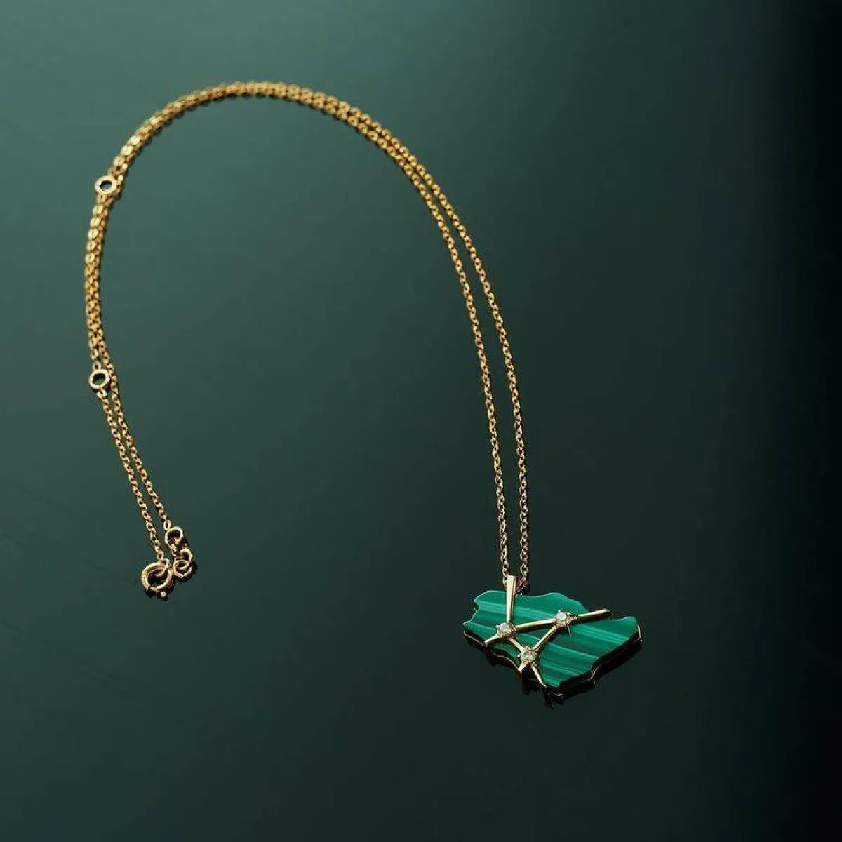 ماركة قلادة Qilada Fine Jewellery-الصورة من صفحة العلامة على انستغرام