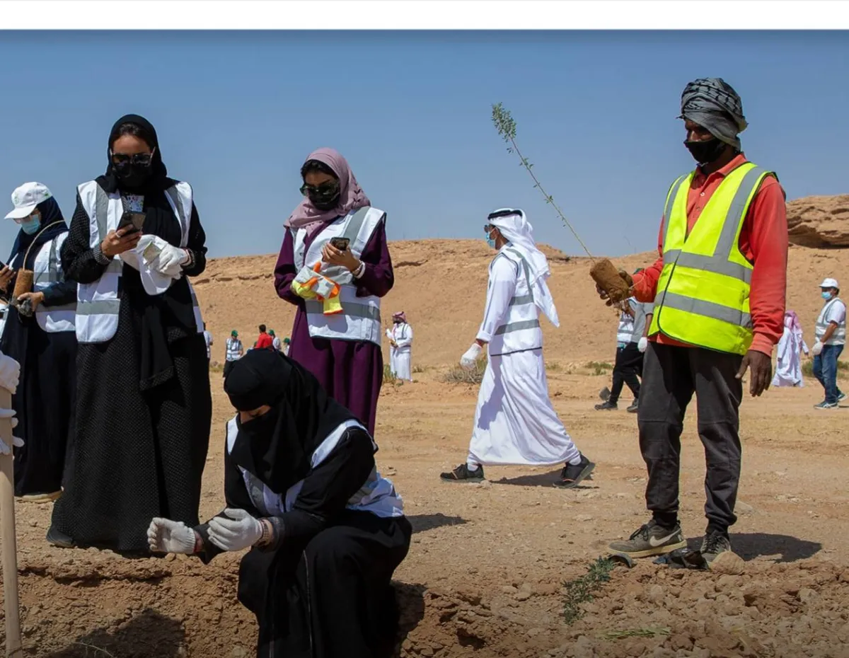 حملة التشجير- الصورة من حساب المركز في تويتر