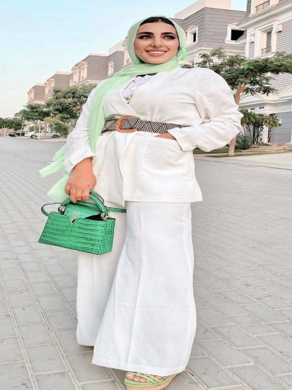 ملابس محجبات للجسم الكمثري