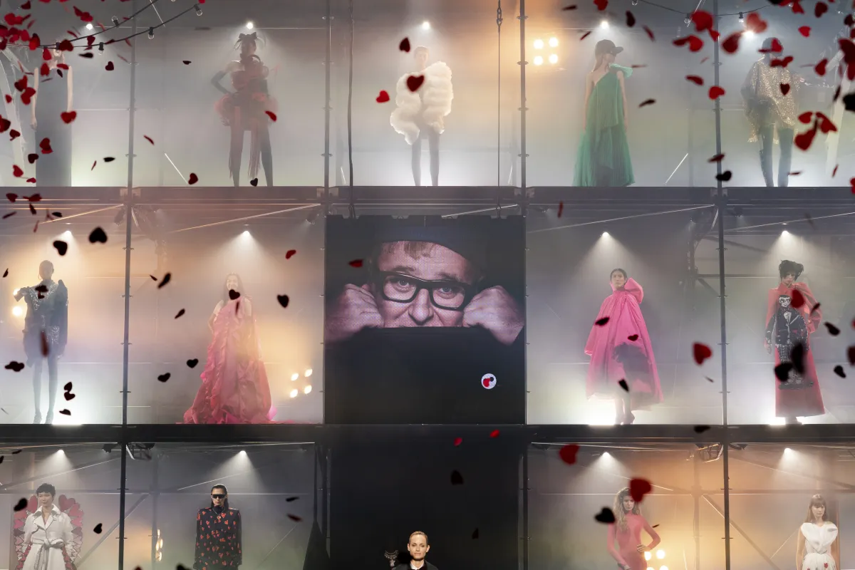 أسبوع باريس يكرم ألبير إلباز