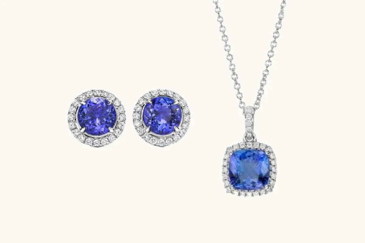 مجوهرات مزيّنة بحجر التنزانيت لإطلالة مسائية لافتة